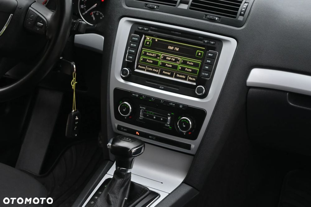 Skoda Octavia 2.0 TDI DSG Laurin & Klement - 29