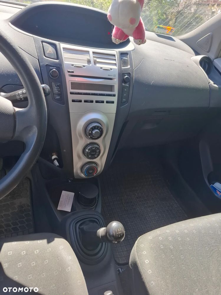 Toyota Yaris 1.0 Luna - 3