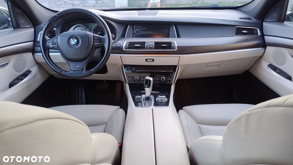 BMW Seria 5 530d xDrive - 23