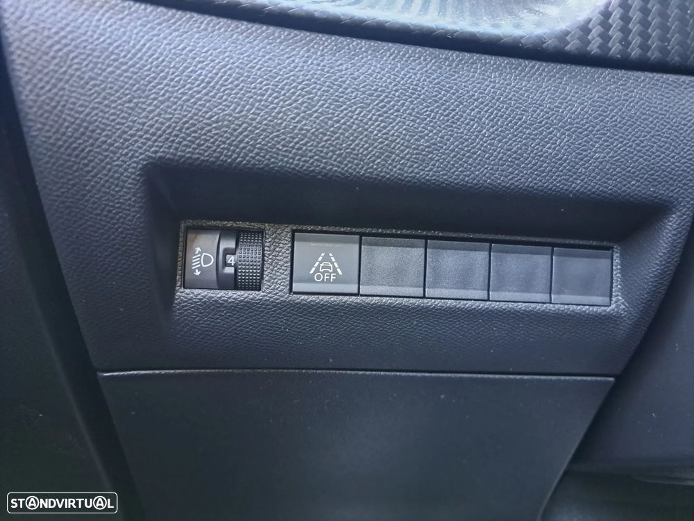Peugeot 2008 1.5 BlueHDi Allure Pack EAT8 - 14