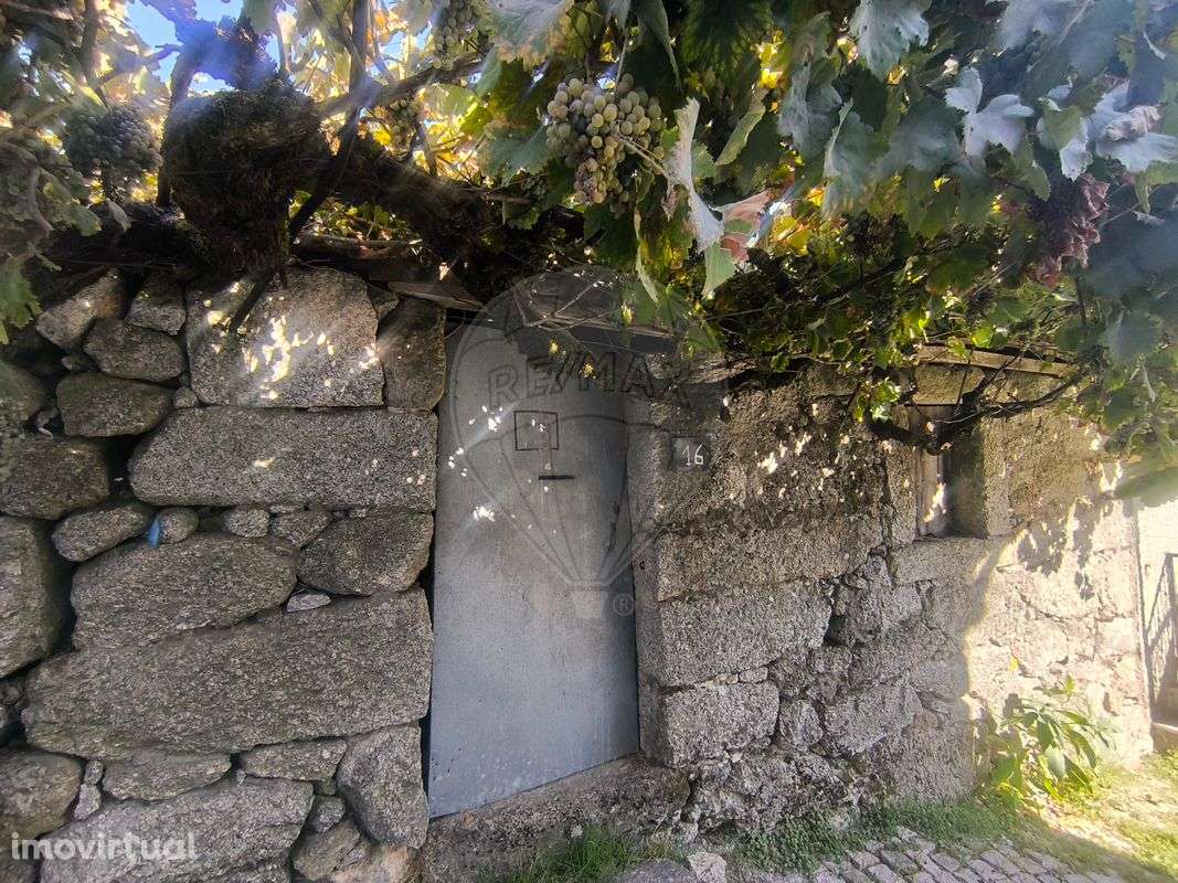 Moradia T1 para venda - Grande imagem: 2/9