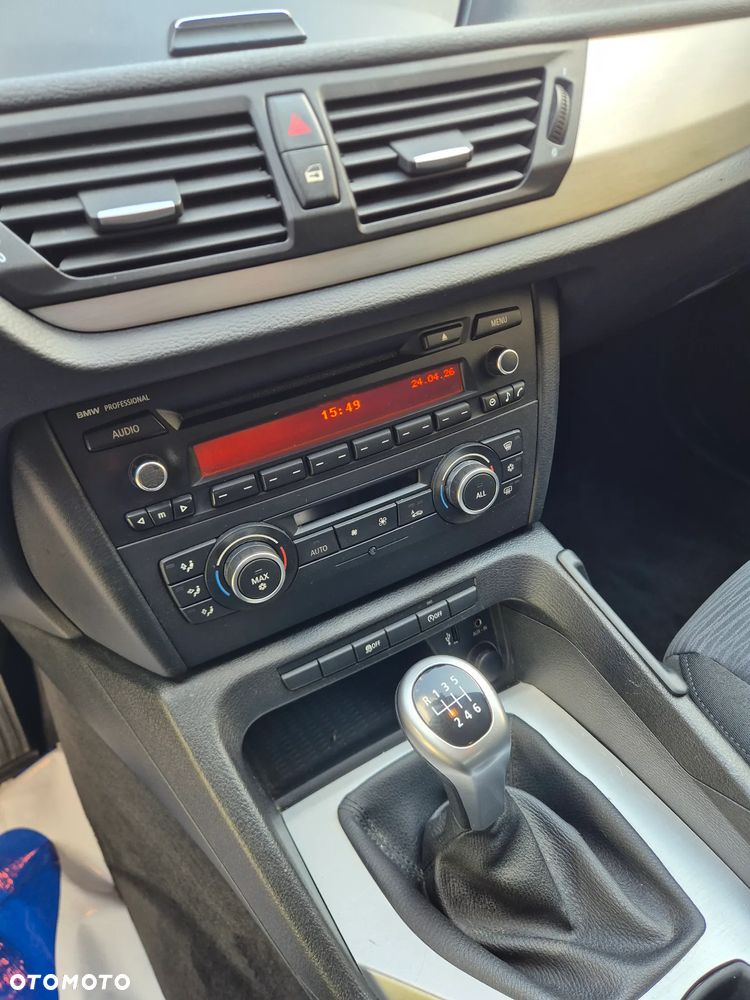 BMW X1 sDrive18d xLine - 12