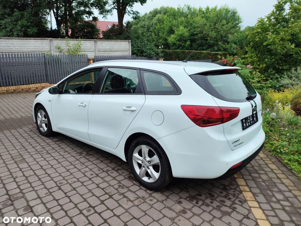 Kia Ceed - 21