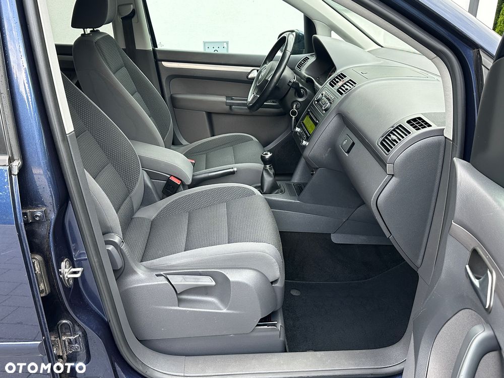 Volkswagen Touran - 21