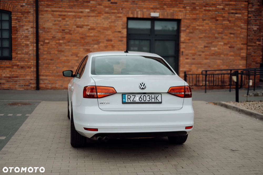 Volkswagen Jetta - 7
