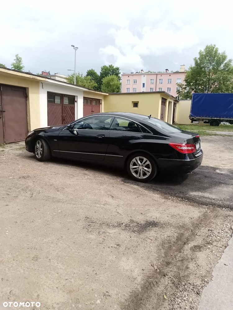 Mercedes-Benz Klasa E 200 CGI BlueEFFICIENCY Elegance - 7