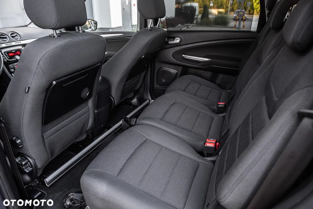 Ford S-Max 2.0 EcoBoost Titanium - 25