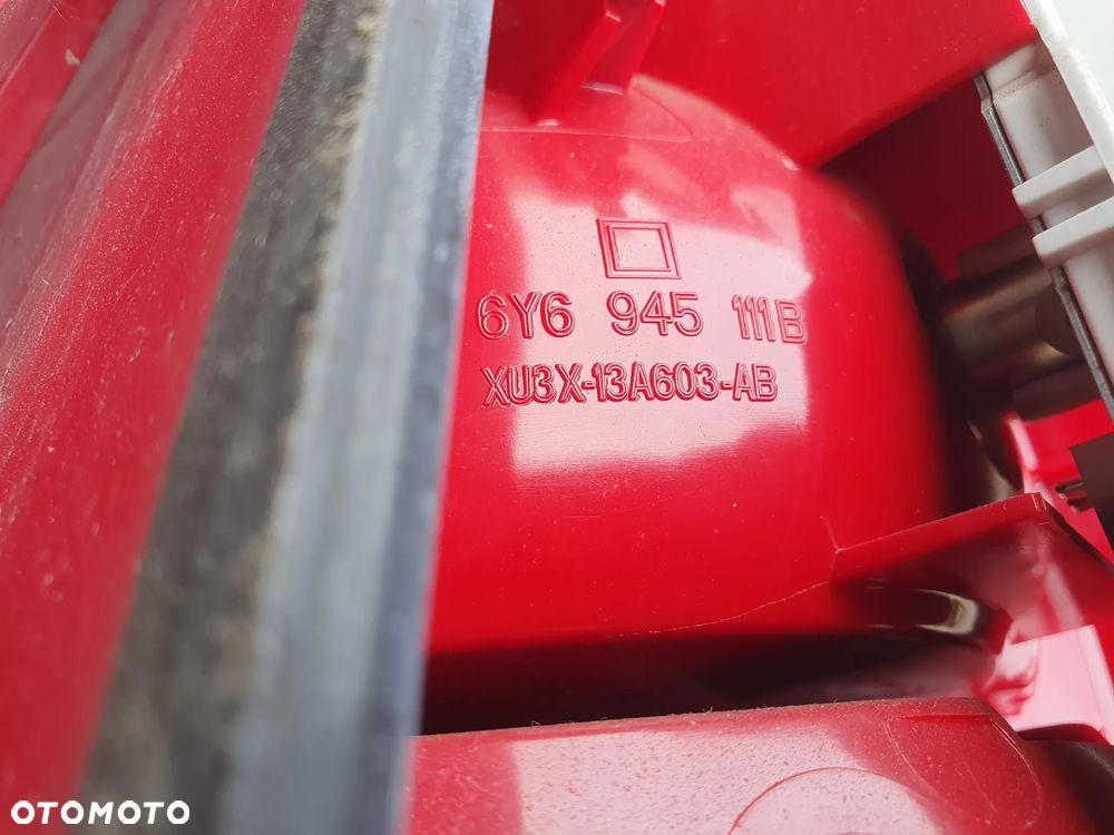 SKODA FABIA 04-07 KIFT HB LAMPA LEWY TYŁ LEWA TYLNA 6Y6945111B EUROPA + WTYCZKA INSTALACJA POSIADAM 2 SZT - 4