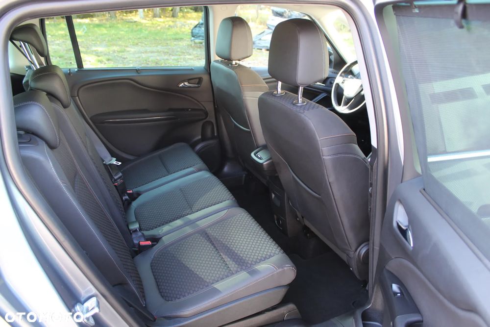 Opel Zafira - 9