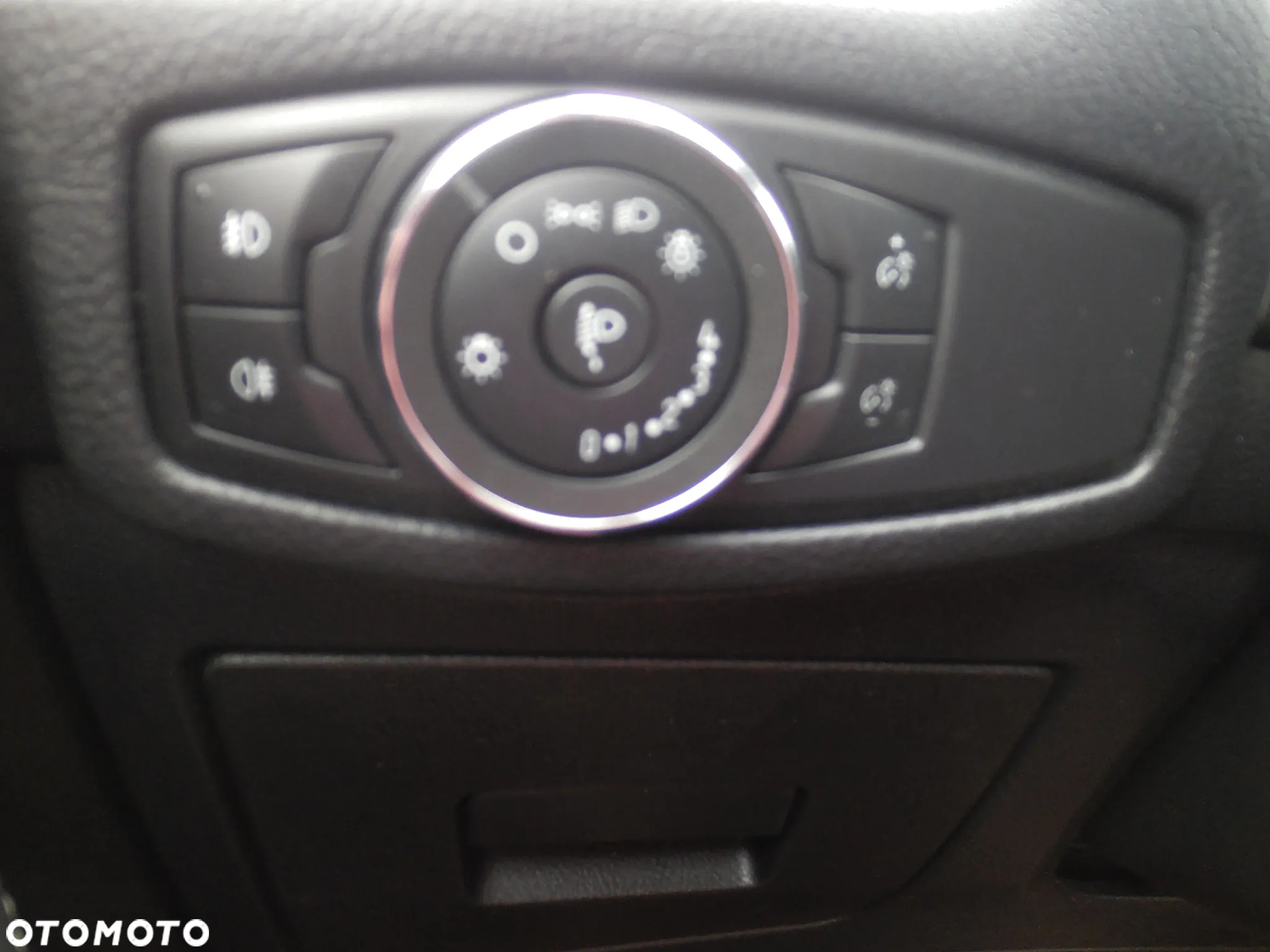 Ford S-Max 2.0 TDCi 4WD Titanium PowerShift - 31
