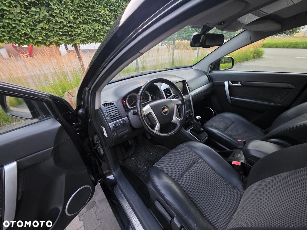 Chevrolet Captiva 2.4 4WD 7 Sitzer LT - 19
