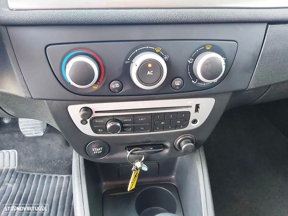 Renault mégane 1.5 dci iii hatchback - 40