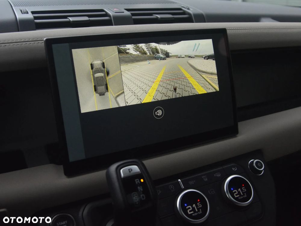 Land Rover Defender 110 D250 SE - 11