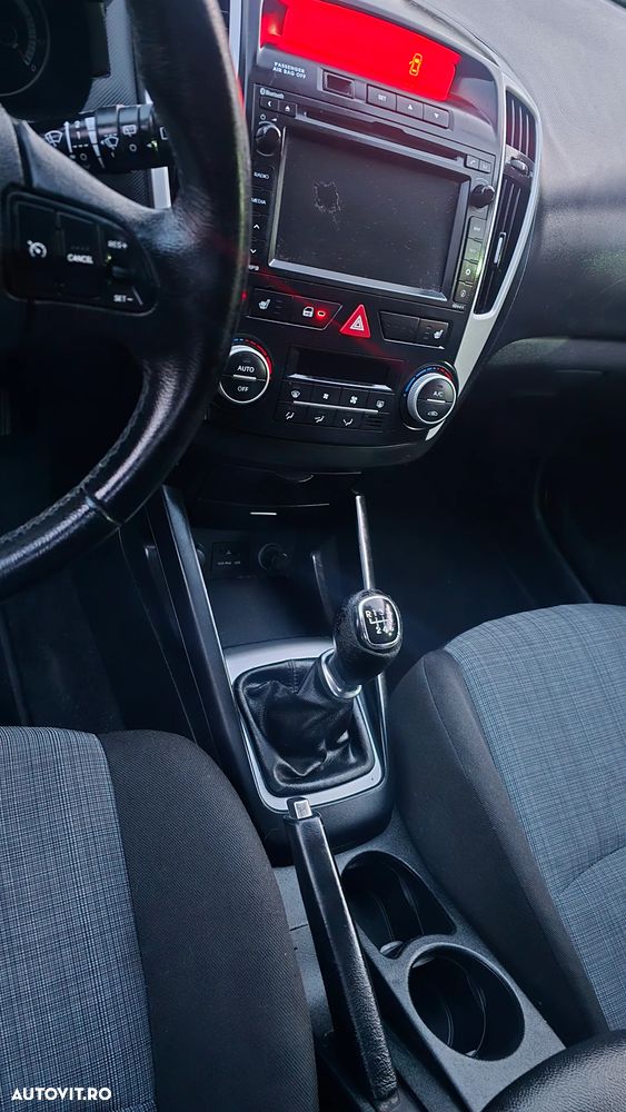 Kia Ceed 1.6 CRDi 128 Dream-Team Edition - 5