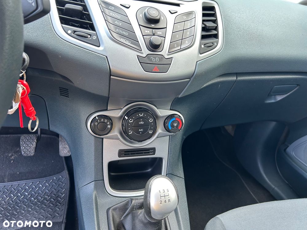 Ford Fiesta - 11