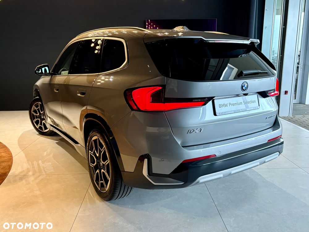 BMW iX1 - 9