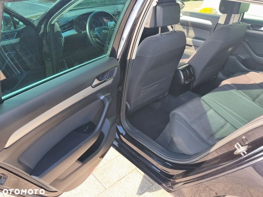Volkswagen Passat 2.0 TDI (BlueMotion Technology) Highline - 14