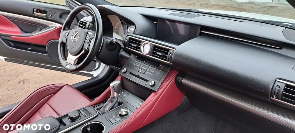 Lexus RC 200t / 300 F Sport - 22