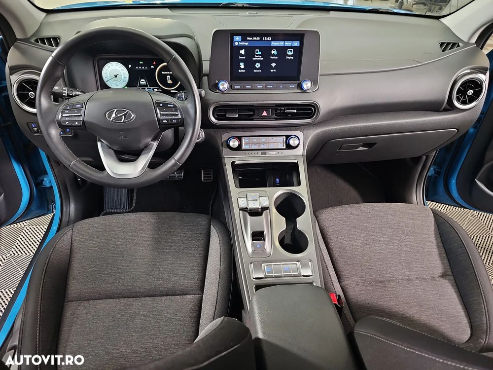 Hyundai KONA - 10