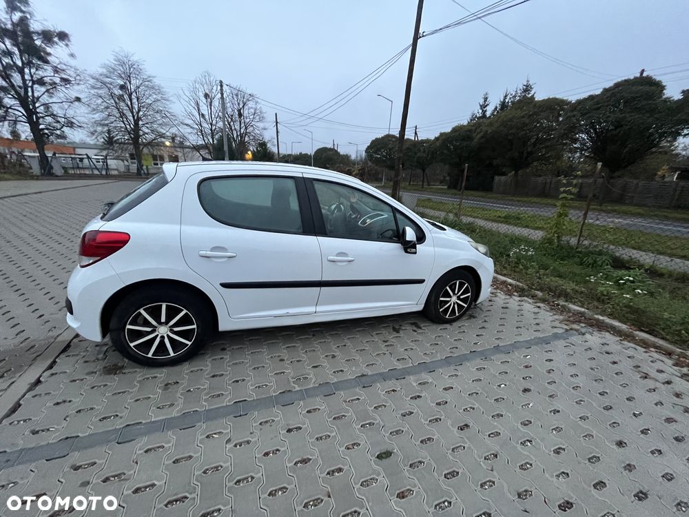 Peugeot 207 - 3