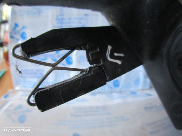 Farol 9632689380 67735770 PEUGEOT 206 2000 1.9D 70CV 3P BRANCO ESQ H4 ORIGINAL VALEO Danificado - 3