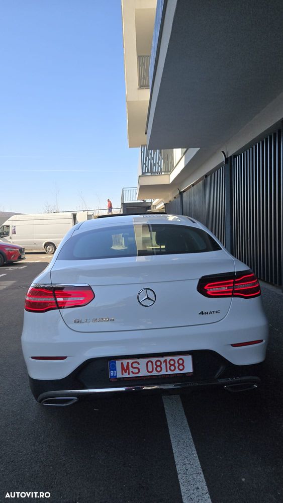 Mercedes-Benz GLC 220 d 4MATIC 9G-TRONIC AMG Line - 3