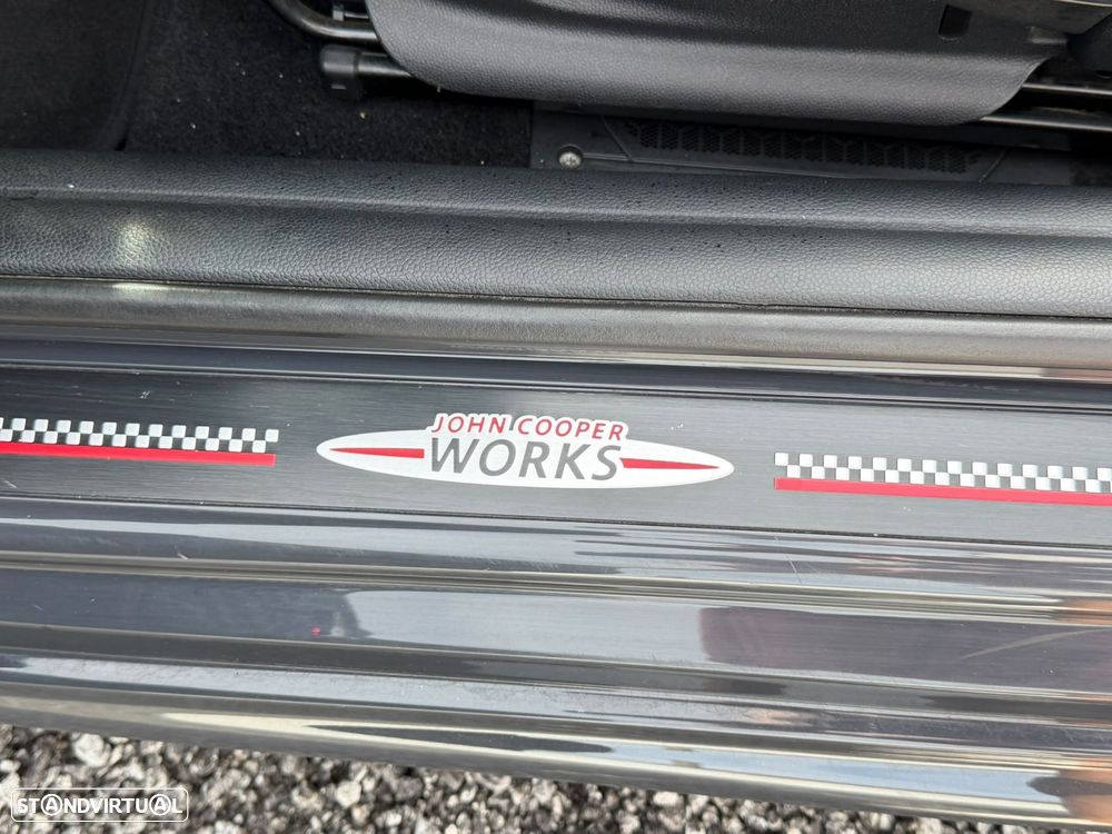 MINI Cabrio John Cooper Works - 27