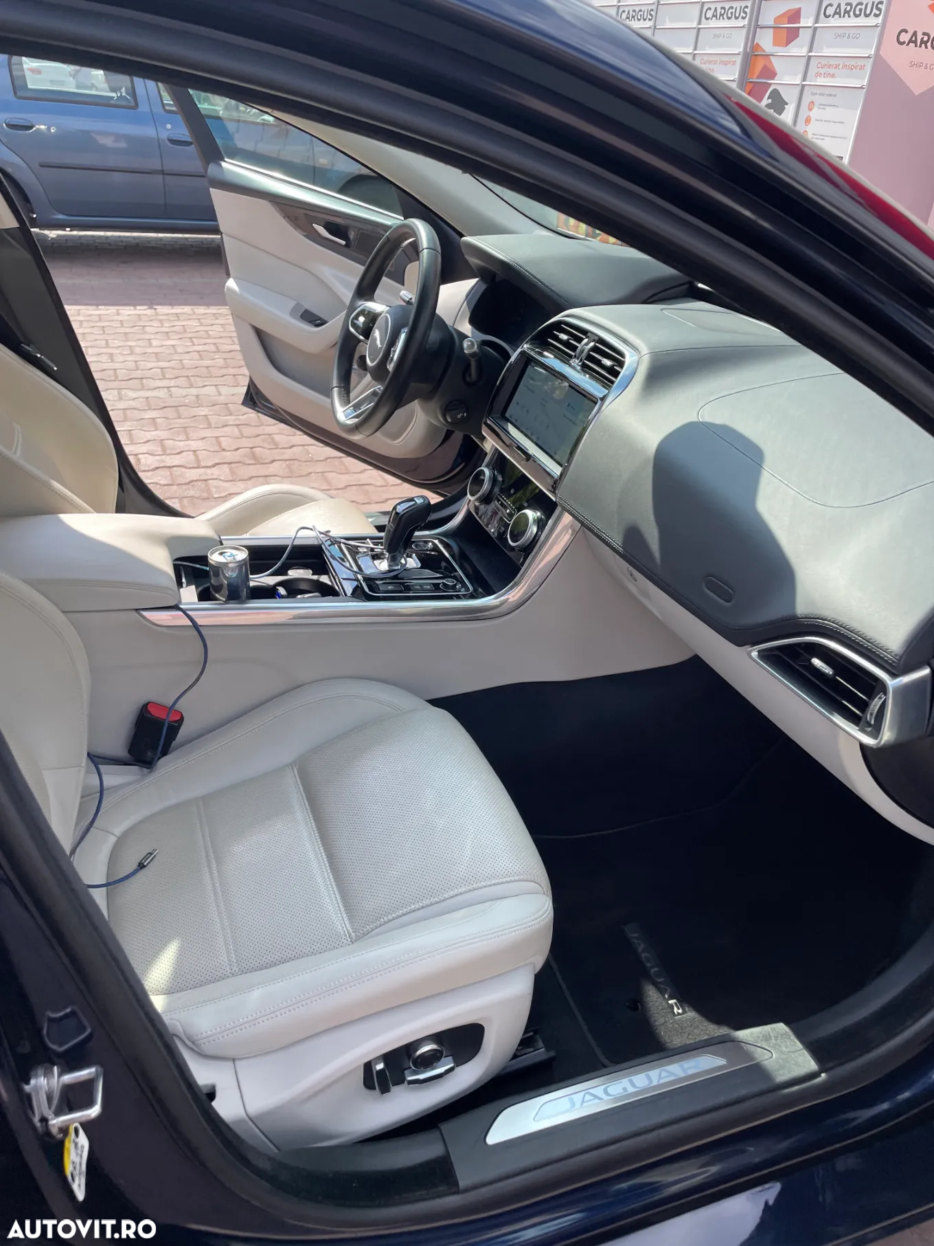 Jaguar XE D180 Aut. SE - 8