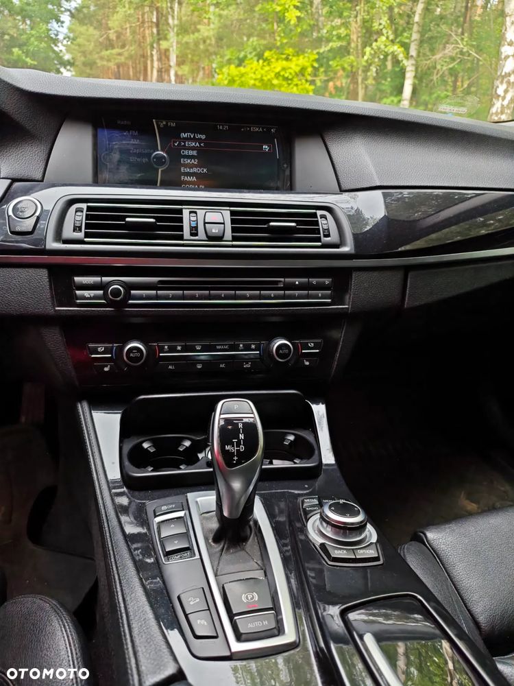 BMW Seria 5 525d xDrive Luxury Line - 18