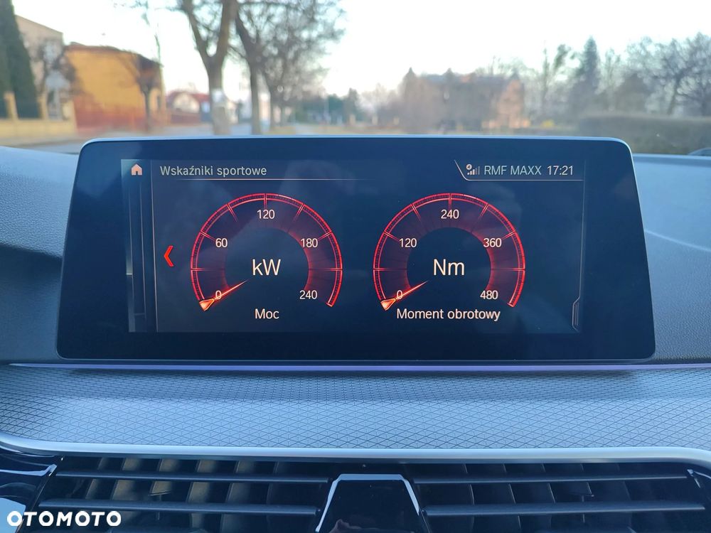 BMW Seria 5 530e iPerformance M Sport sport - 32