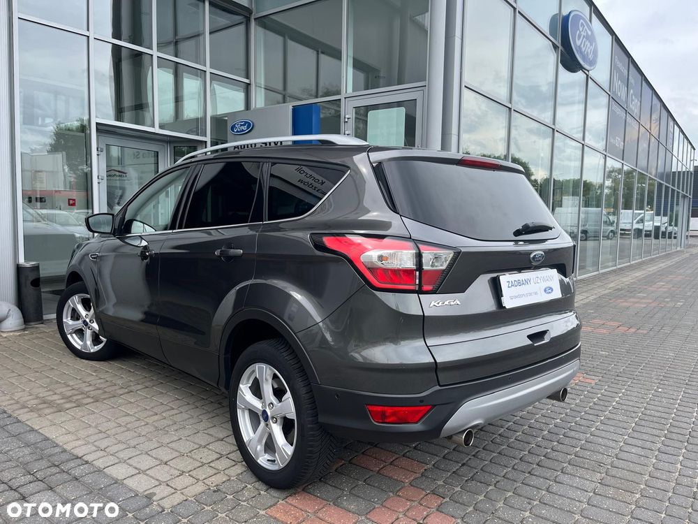 Ford Kuga 2.0 TDCi 2x4 Titanium - 4