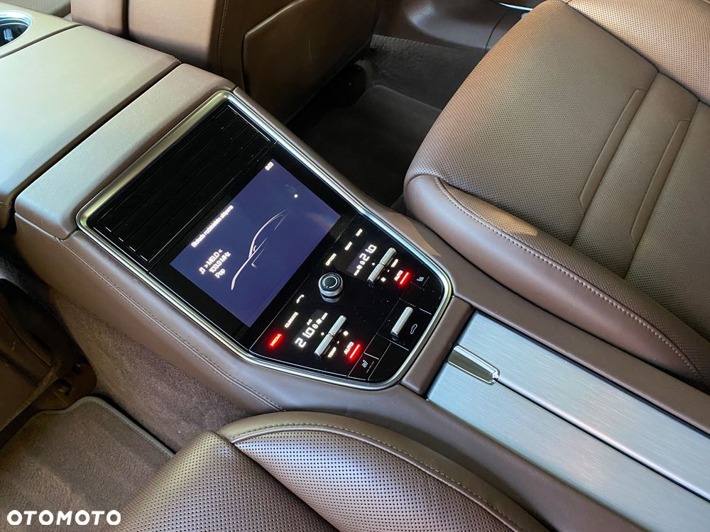Porsche Panamera - 33