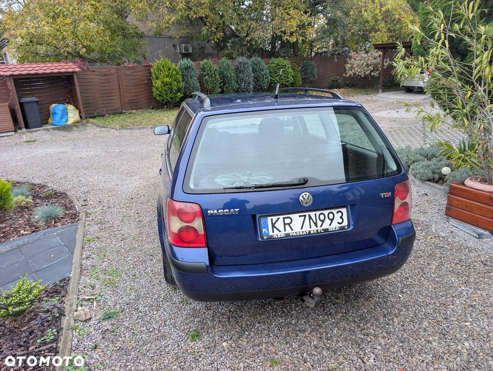 Volkswagen Passat - 4
