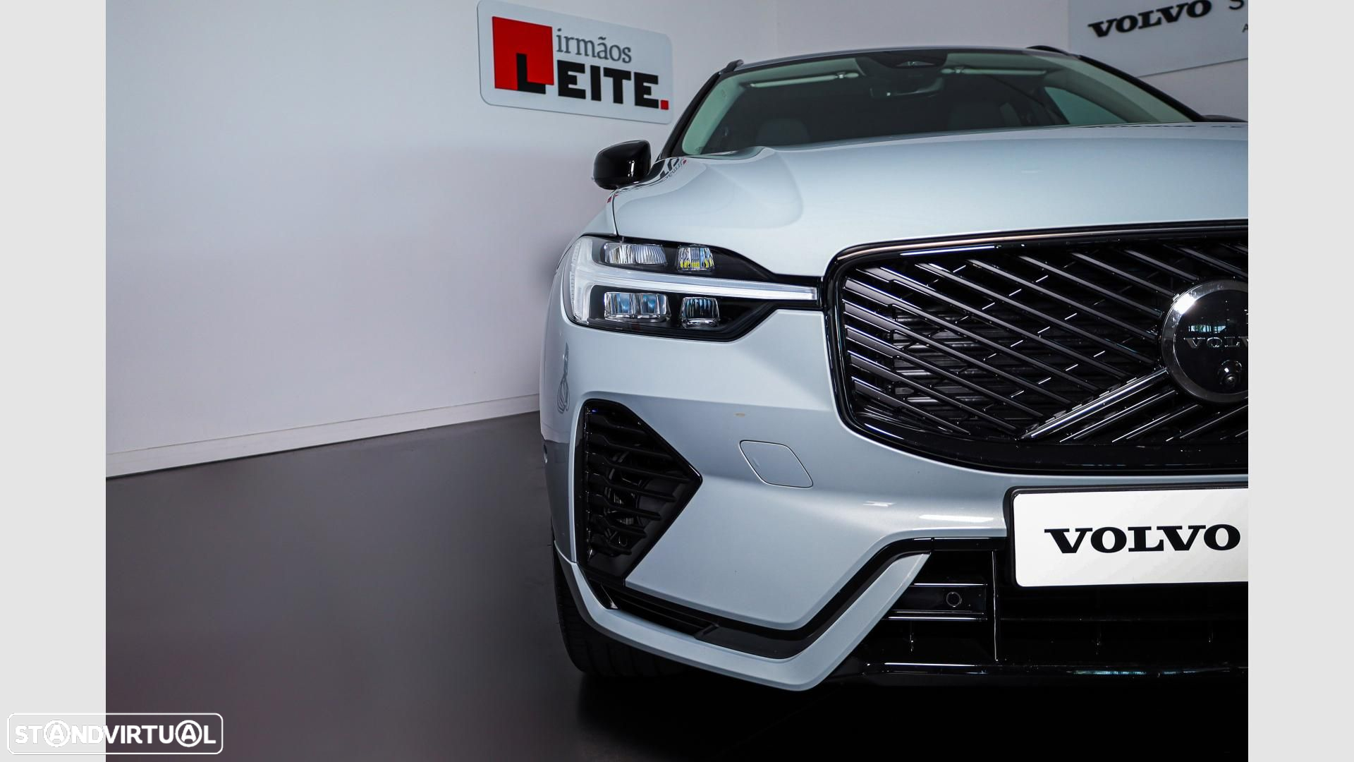 Volvo XC 60 2.0 T6 PHEV Plus Dark AWD - 7