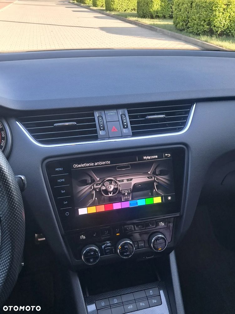 Skoda Octavia 2.0 TDI DSG RS - 19
