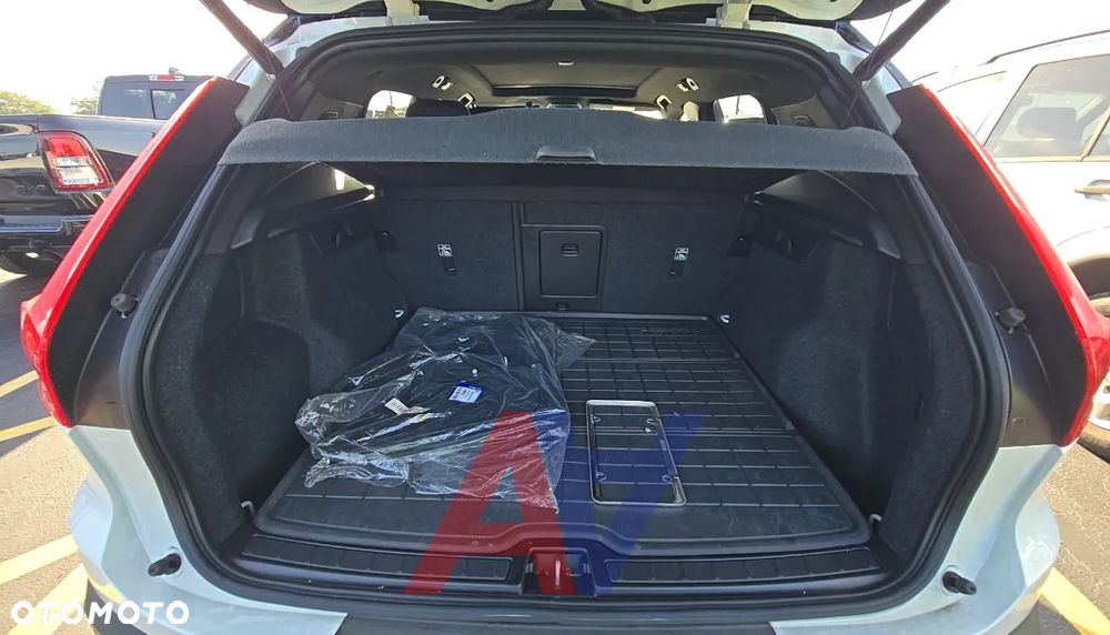 Volvo XC 40 T5 AWD Geartronic R-Design - 17