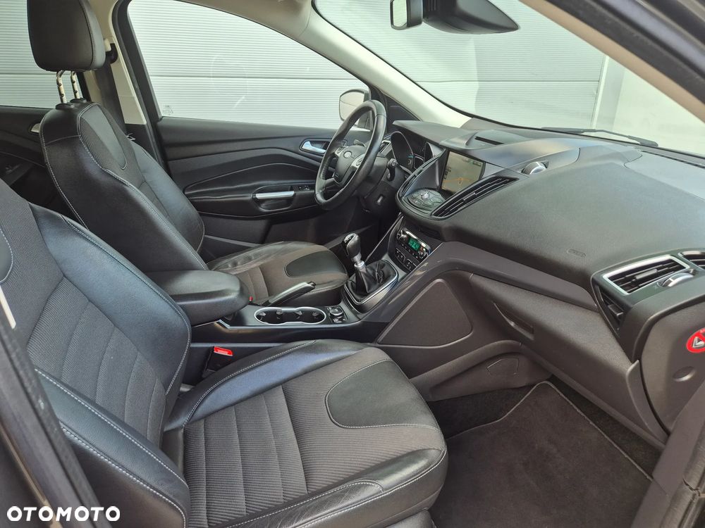 Ford Kuga 2.0 TDCi 2x4 Titanium - 21
