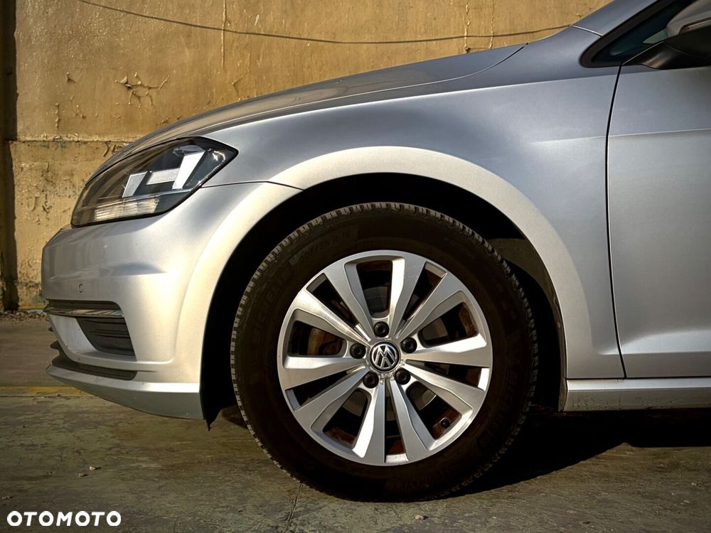 Volkswagen Golf - 8