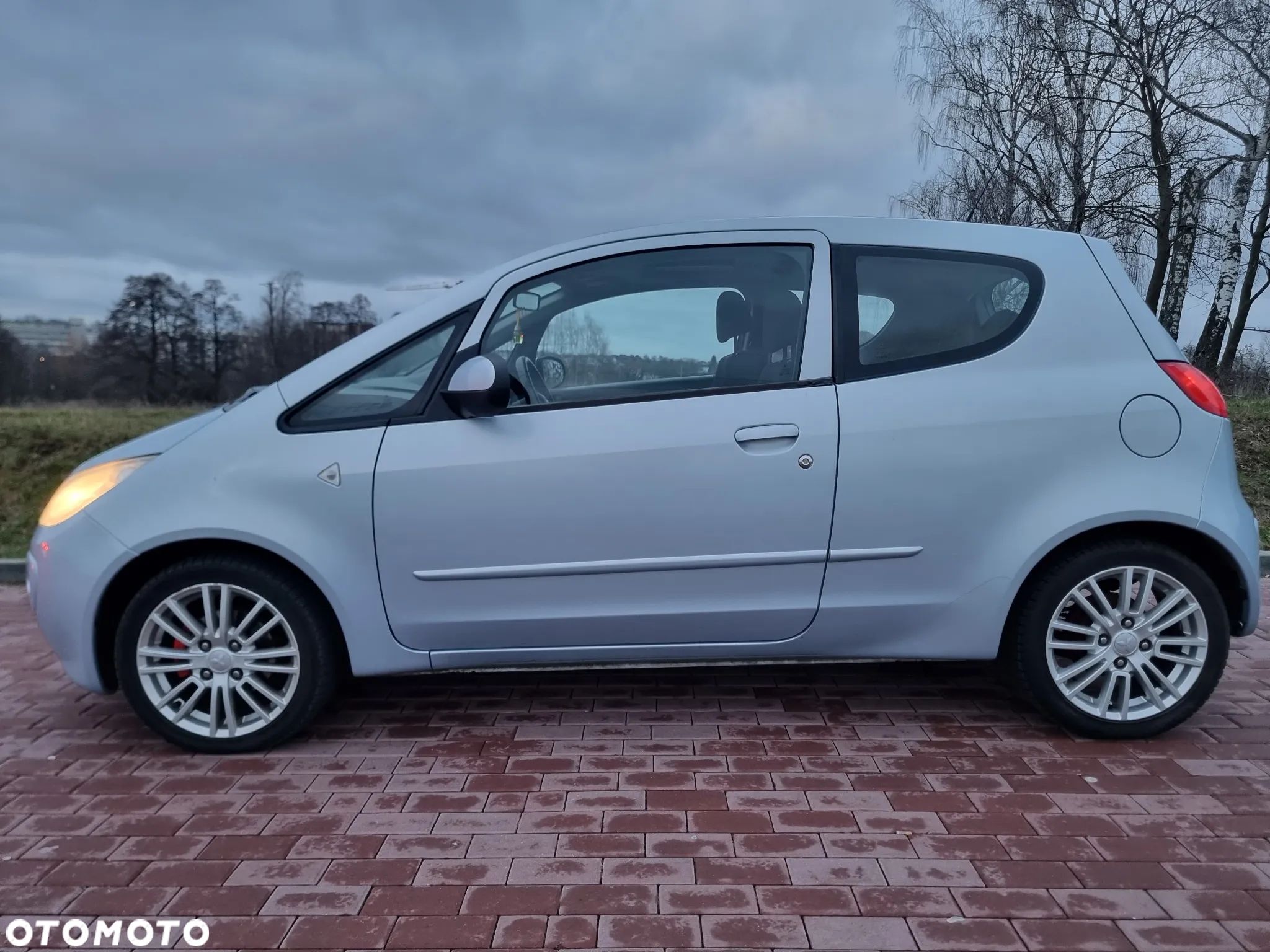 Mitsubishi Colt - 1