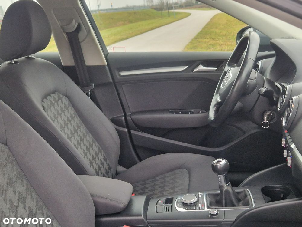 Audi A3 Sportback - 12