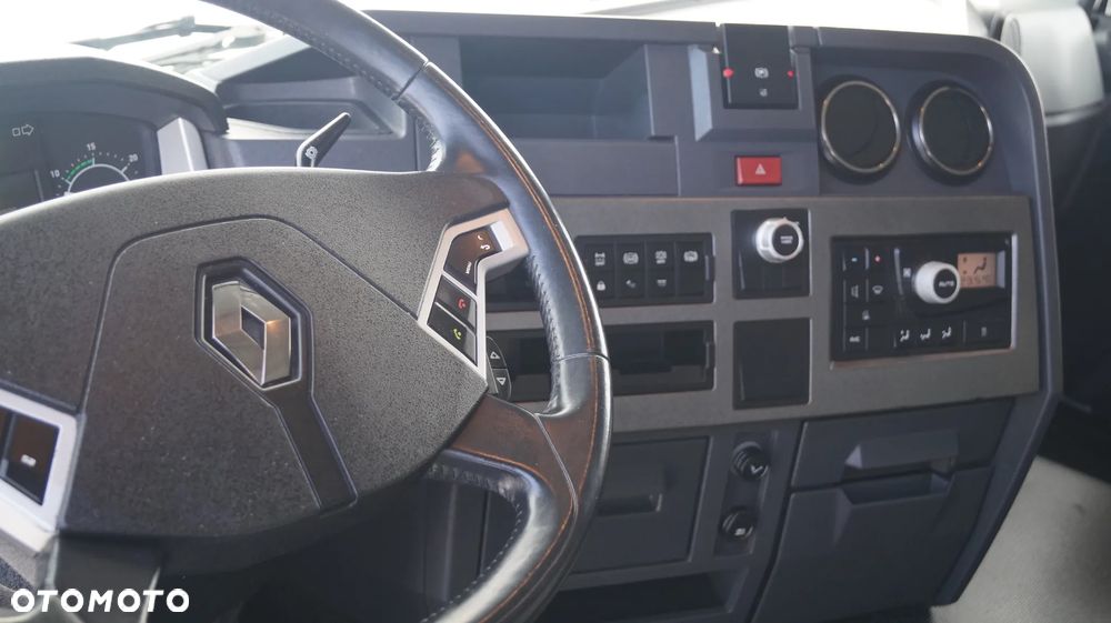 Renault Seria T - 34