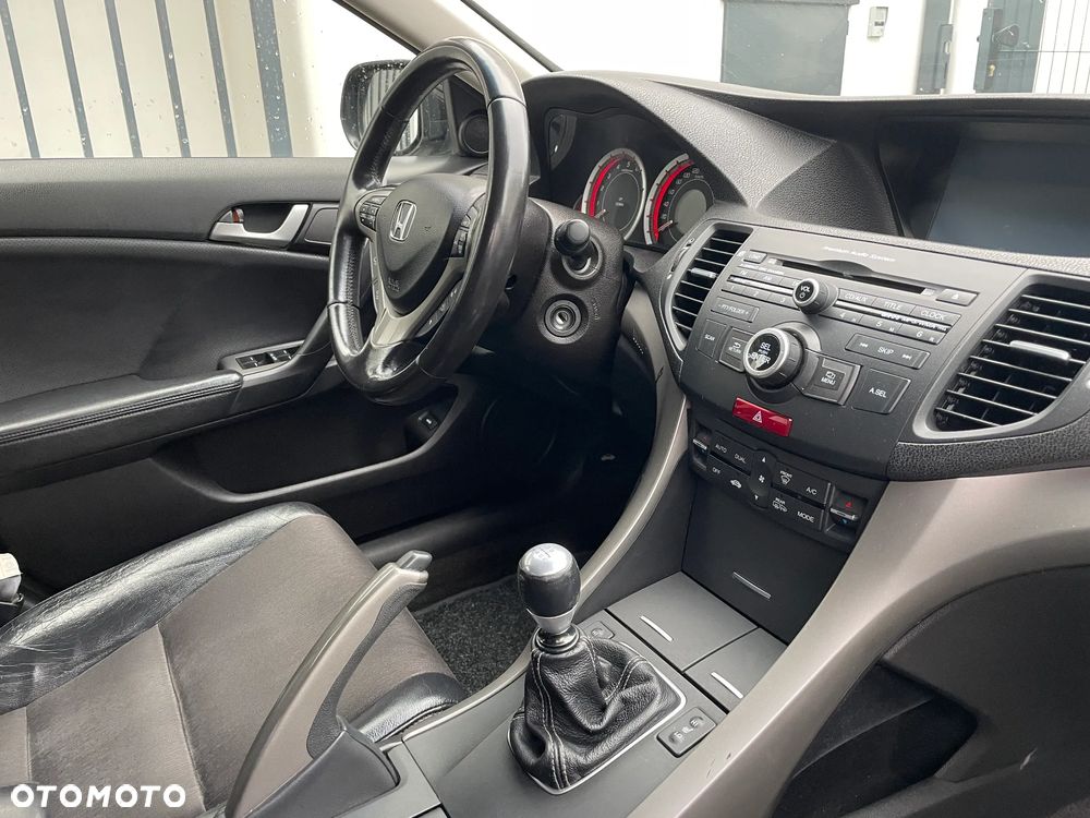 Honda Accord ver-2-4-type--s-navi - 17