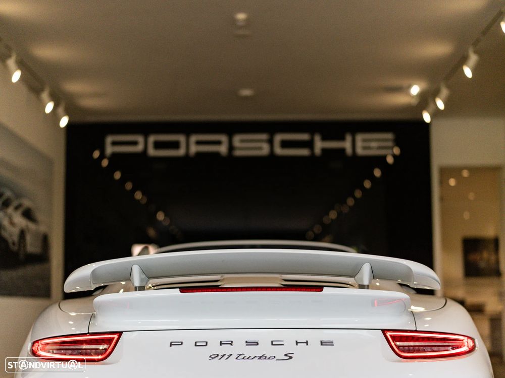 Porsche 911 (991) Turbo S Cabriolet - 32