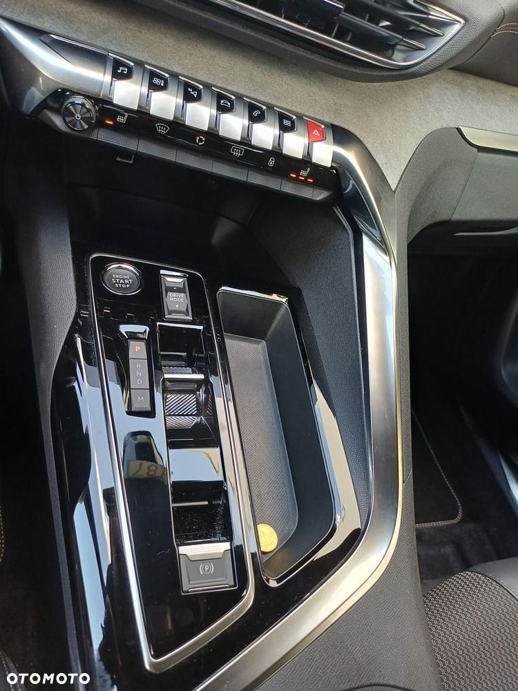 Peugeot 5008 1.2 PureTech mHEV GT S&S e-DCS6 - 17