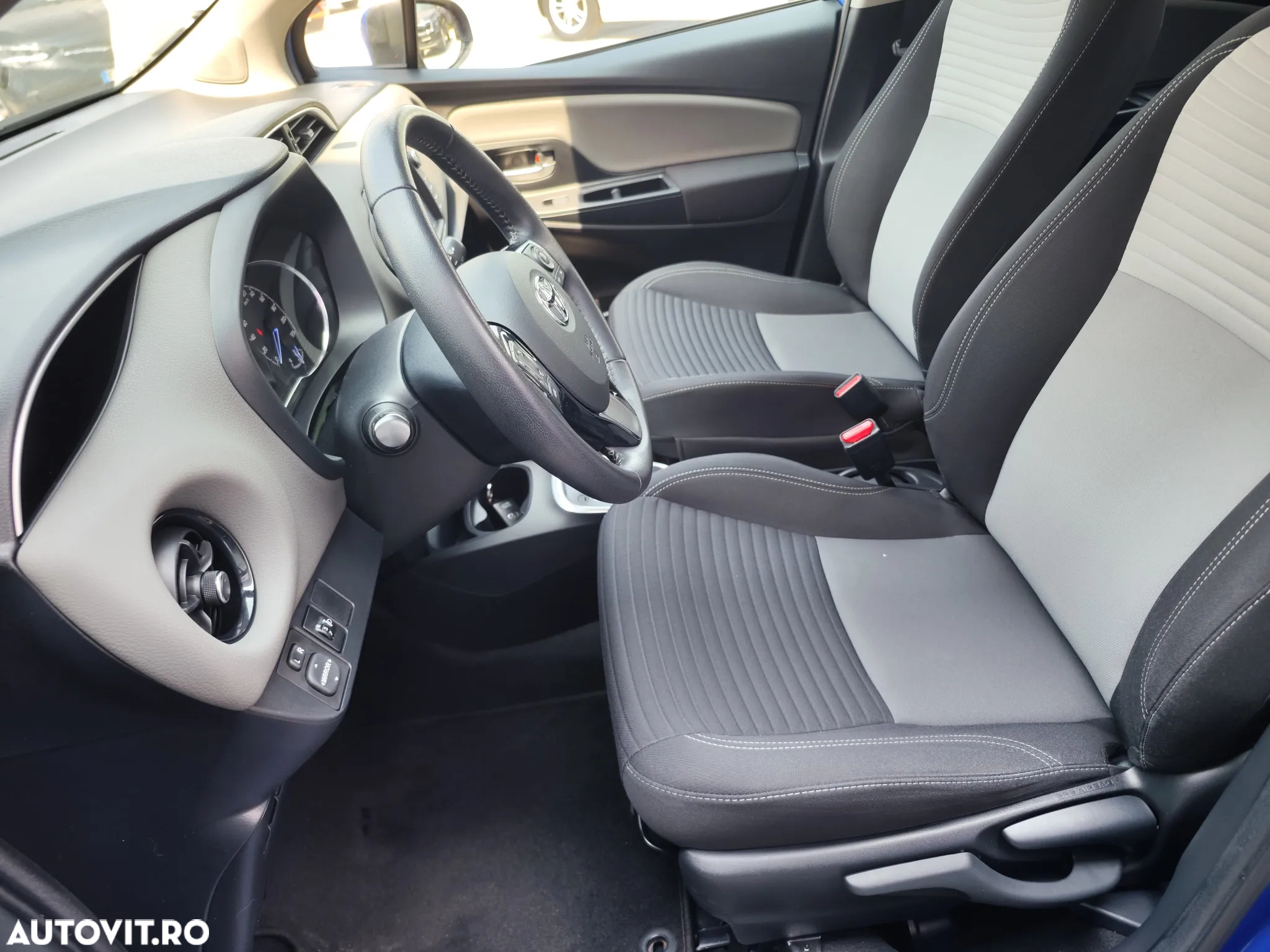 Toyota Yaris 1.5 VVT-i HSD Active - 12