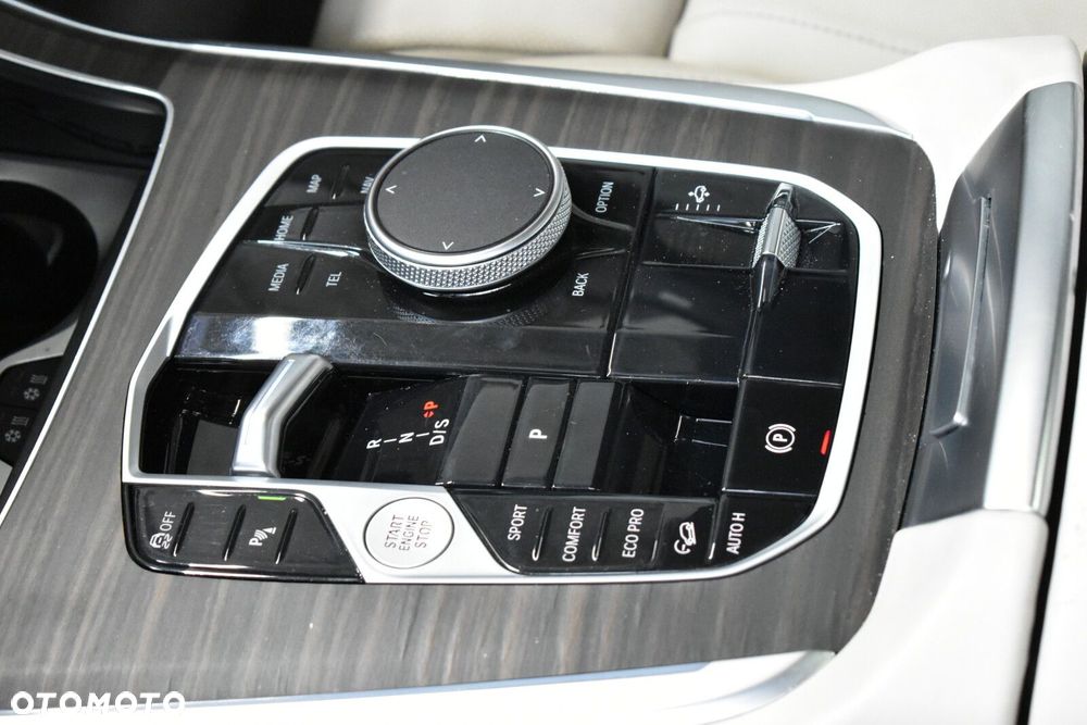 BMW X7 - 26