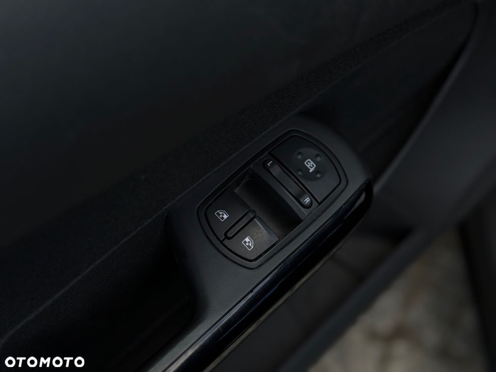 Opel Corsa 1.2 16V Cosmo - 14