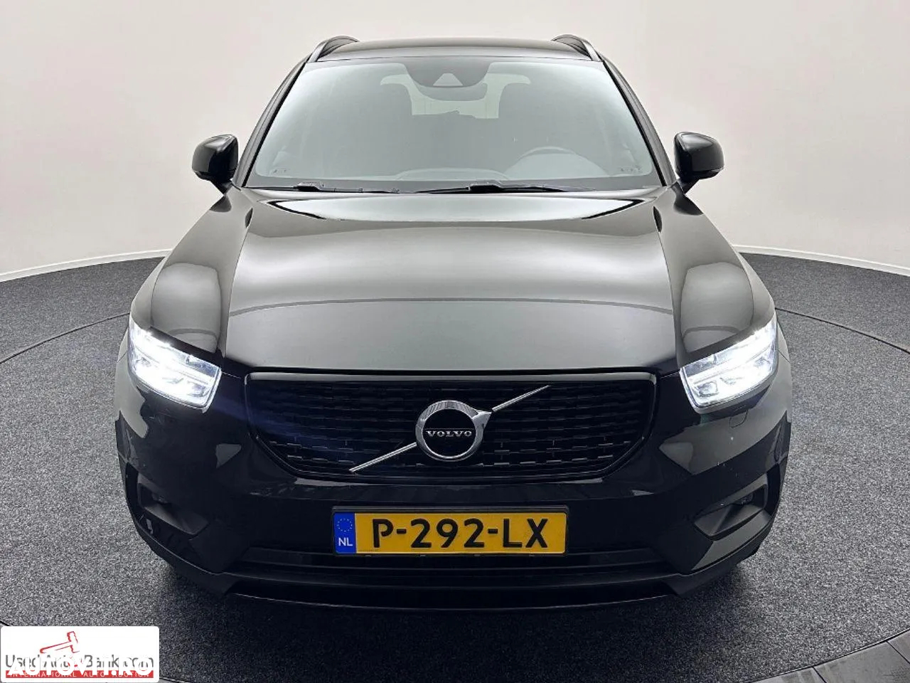 Volvo XC 40 B4 AT8 Mild Hybrid R-Design - 4