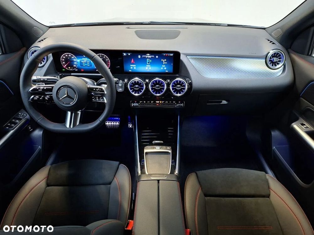Mercedes-Benz GLA 200 AMG Line - 11