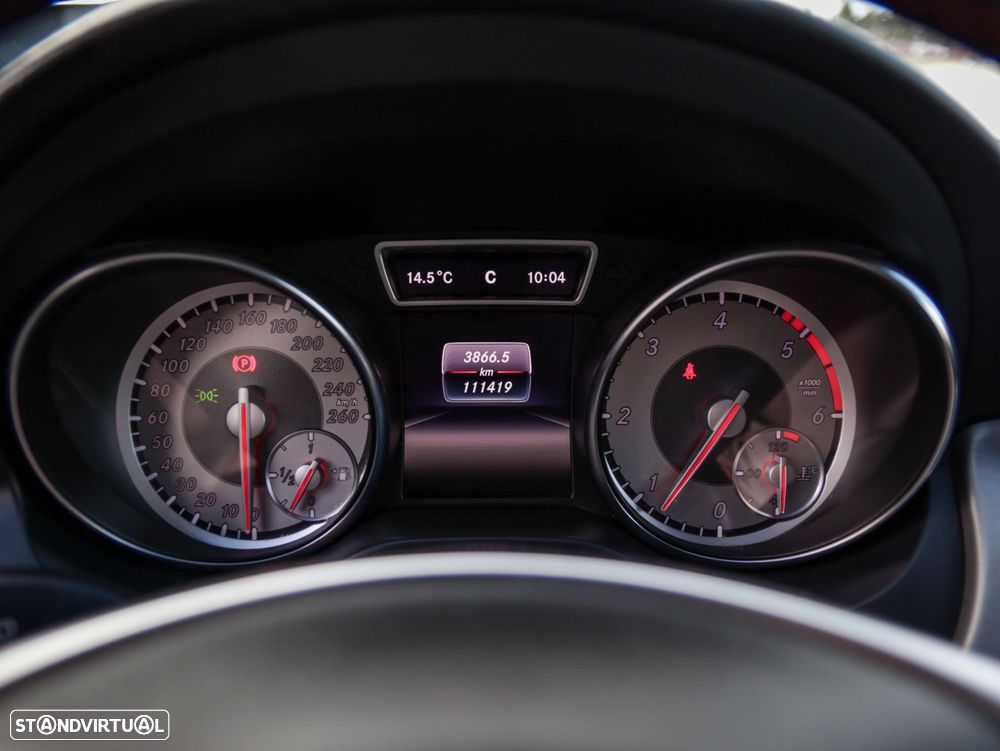 Mercedes-Benz CLA 200 d Shooting Brake AMG Line - 27